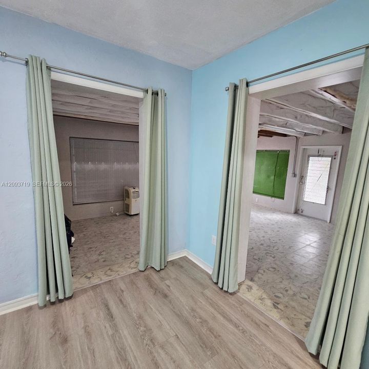entrance to Florida room