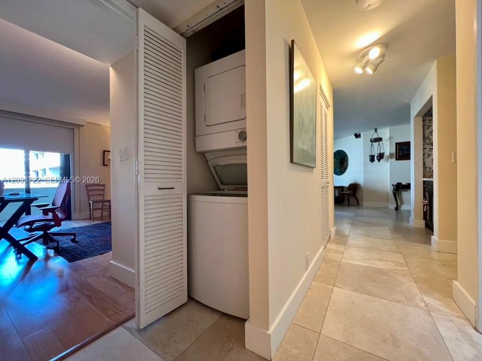 For Rent: $5,300 (2 beds, 2 baths, 1460 Square Feet)