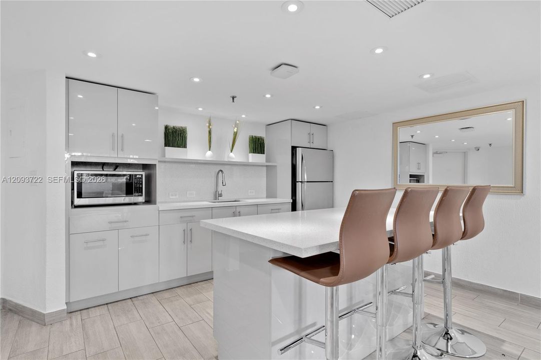 For Rent: $5,300 (2 beds, 2 baths, 1460 Square Feet)