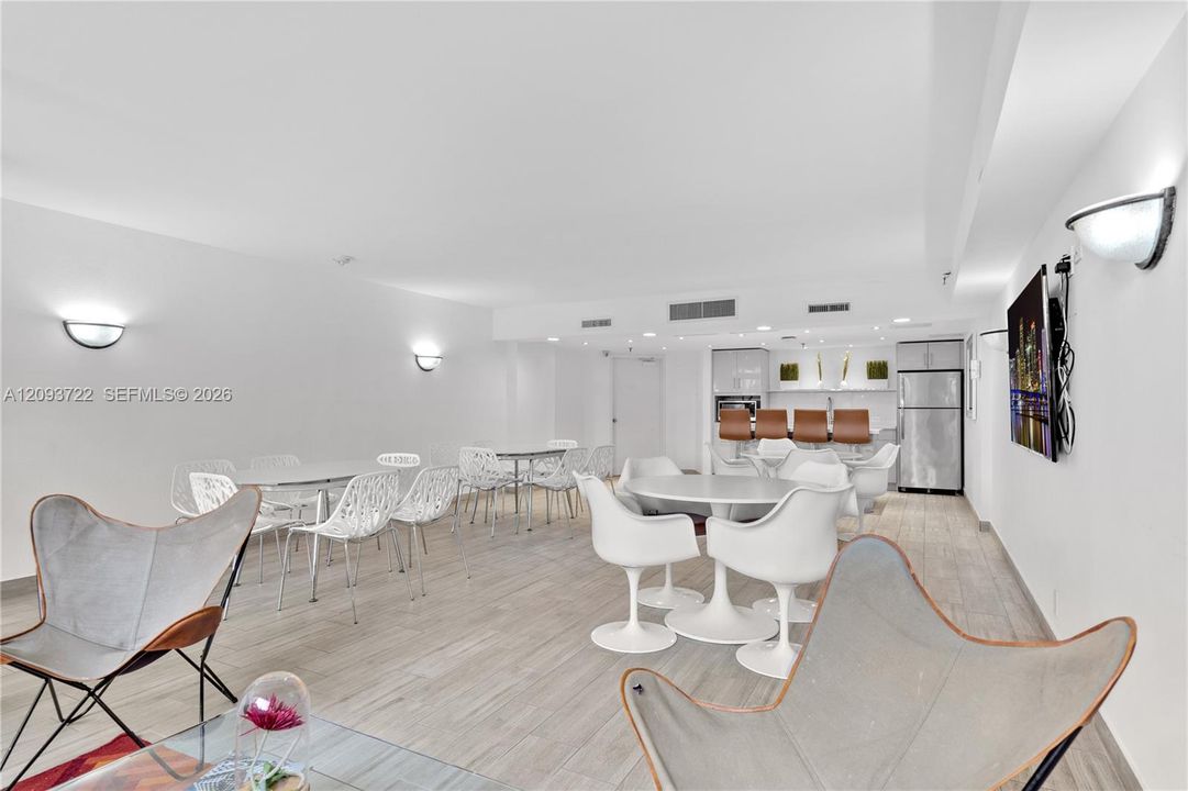 For Rent: $5,300 (2 beds, 2 baths, 1460 Square Feet)