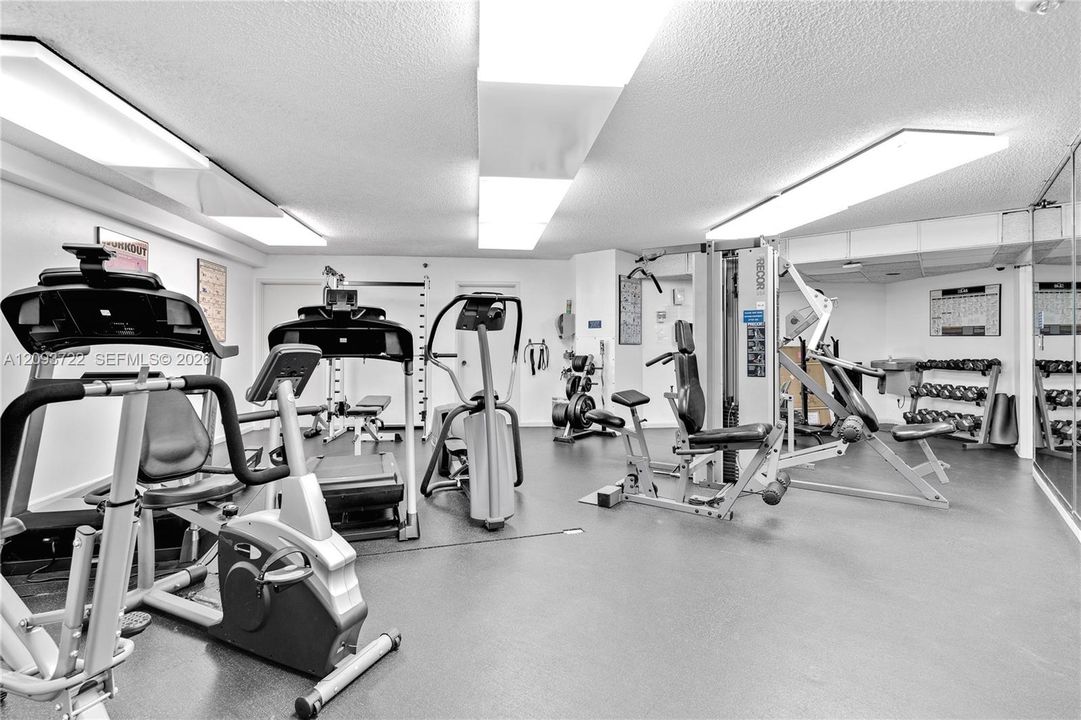 For Rent: $5,300 (2 beds, 2 baths, 1460 Square Feet)