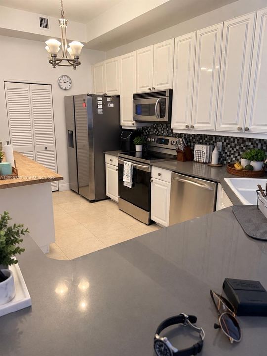 For Sale: $1,349,000 (2 beds, 2 baths, 1650 Square Feet)