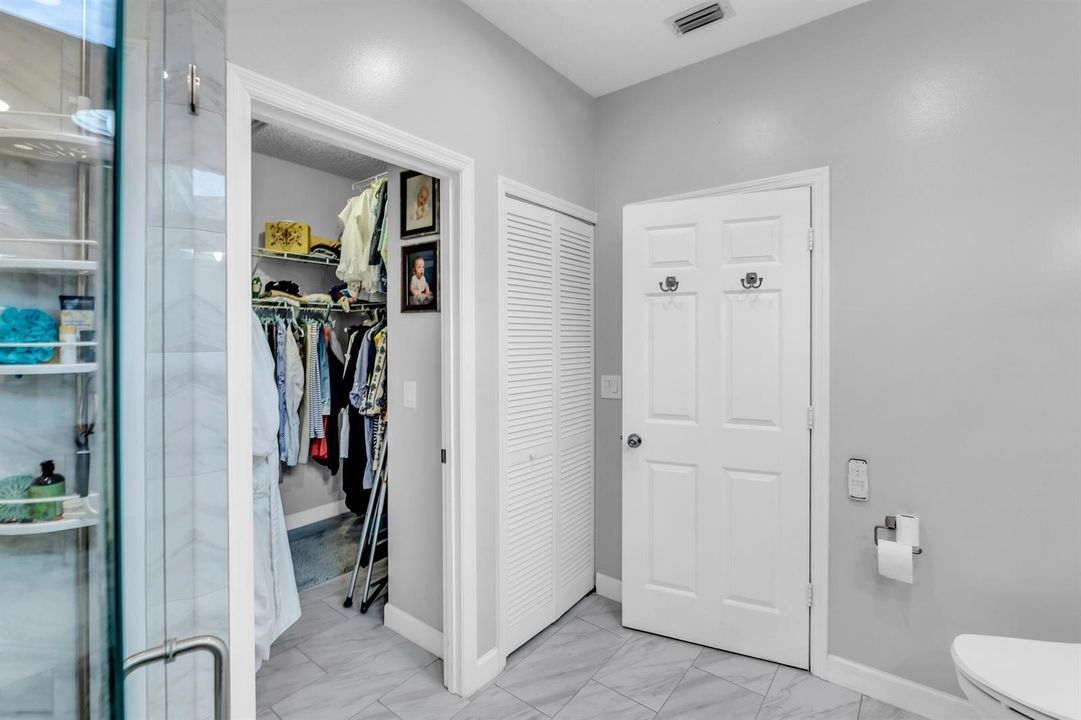 Bedroom Closet Entrance
