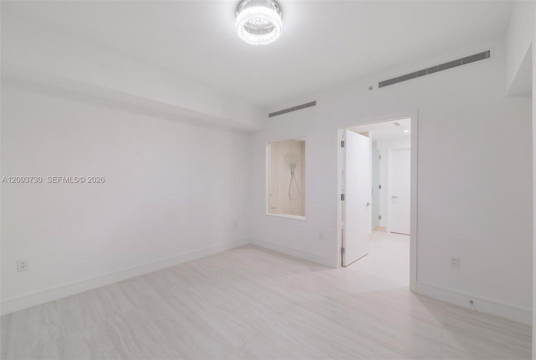 В аренду: $5,700 (1 спален, 1 ванн, 962 Квадратных фут)