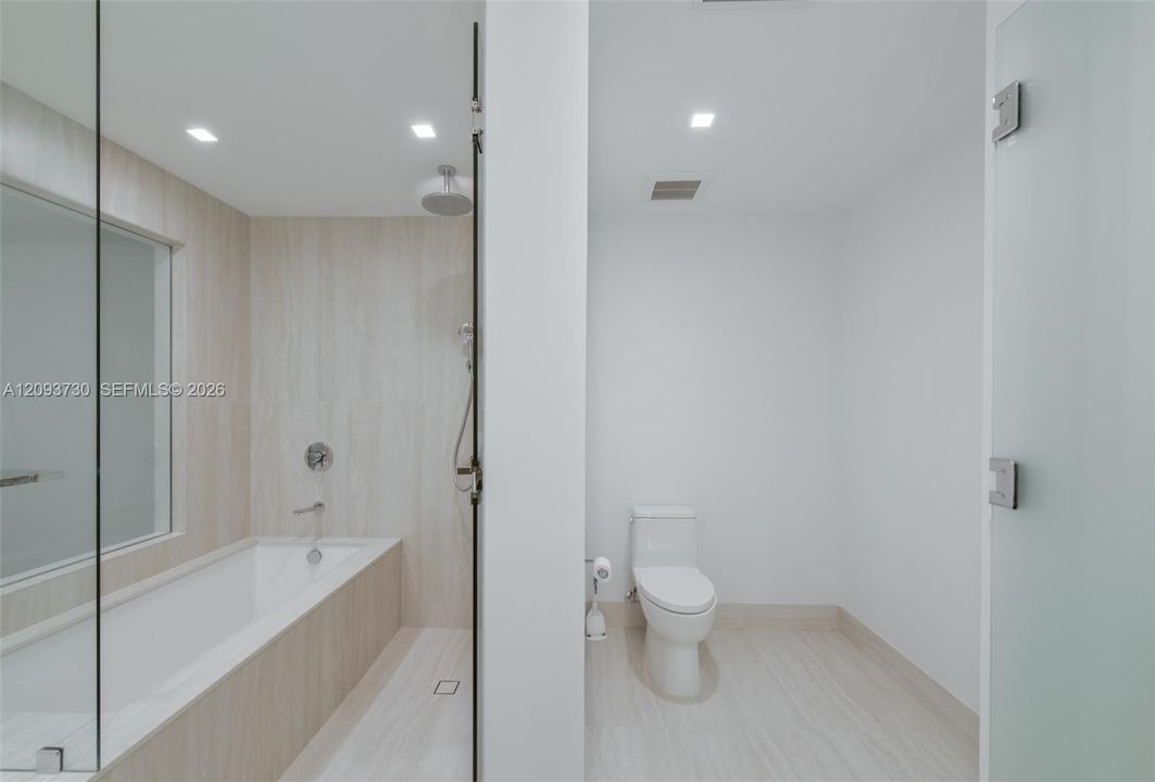 В аренду: $5,700 (1 спален, 1 ванн, 962 Квадратных фут)