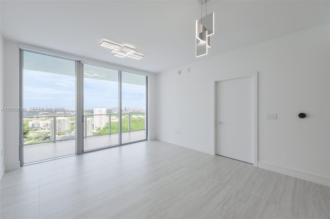 В аренду: $5,700 (1 спален, 1 ванн, 962 Квадратных фут)