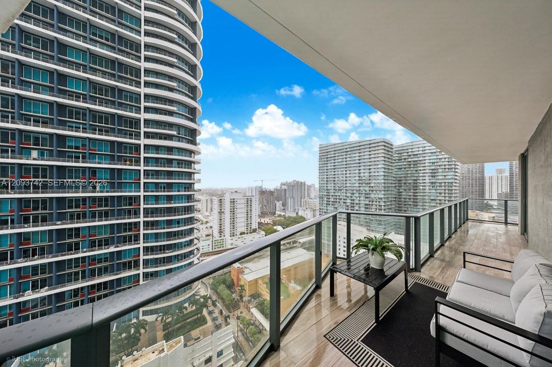 На продажу: $838,000 (2 спален, 2 ванн, 1155 Квадратных фут)