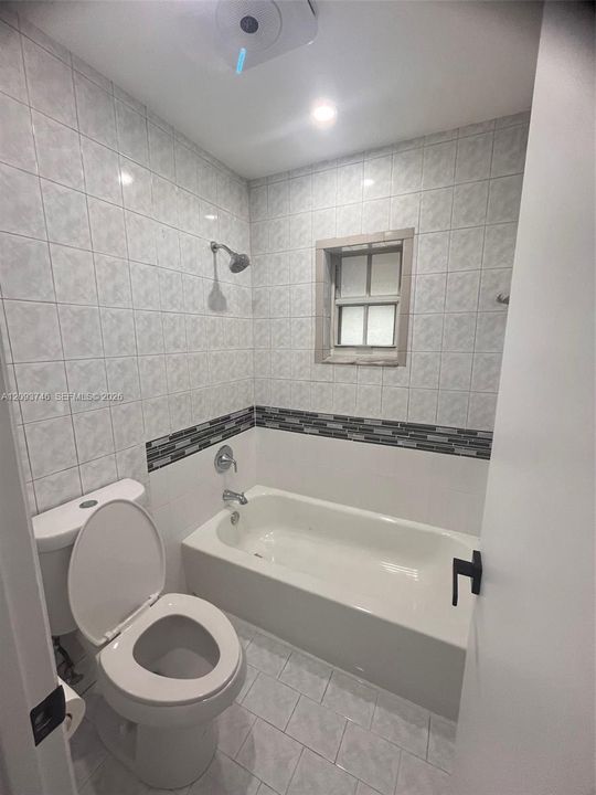 For Rent: $1,400 (1 beds, 1 baths, 1927 Square Feet)
