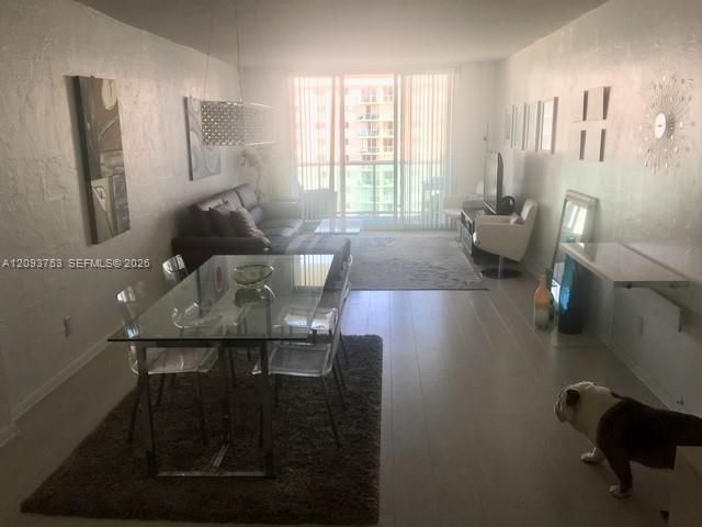 В аренду: $3,200 (2 спален, 2 ванн, 1537 Квадратных фут)