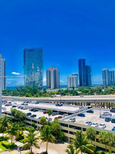 В аренду: $3,200 (2 спален, 2 ванн, 1537 Квадратных фут)