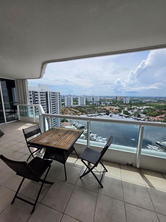 For Sale: $799,000 (3 beds, 2 baths, 1870 Square Feet)