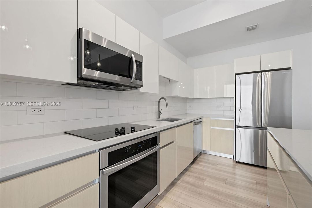 For Rent: $4,500 (2 beds, 2 baths, 1297 Square Feet)