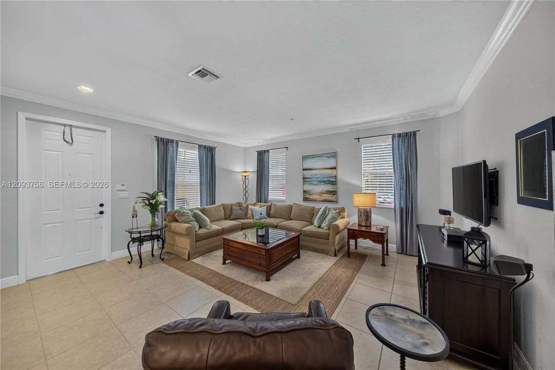 For Sale: $559,000 (3 beds, 3 baths, 2320 Square Feet)