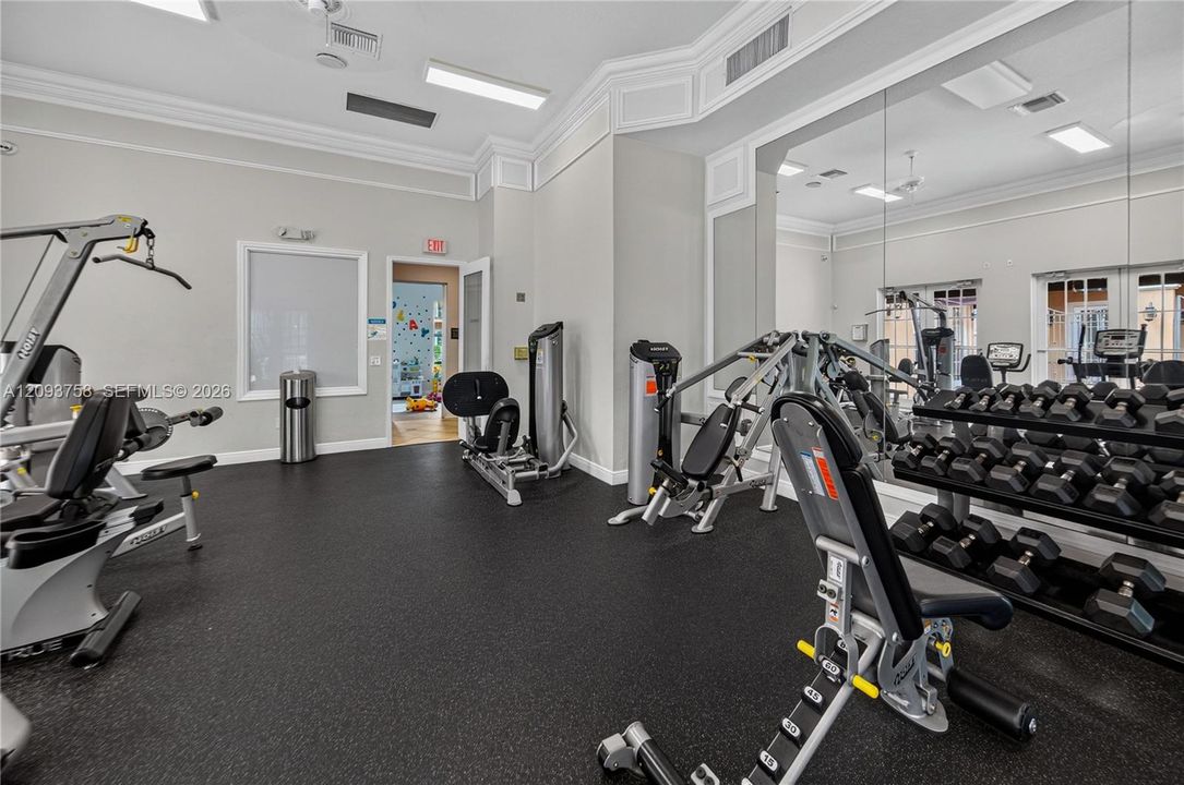 For Sale: $559,000 (3 beds, 3 baths, 2320 Square Feet)