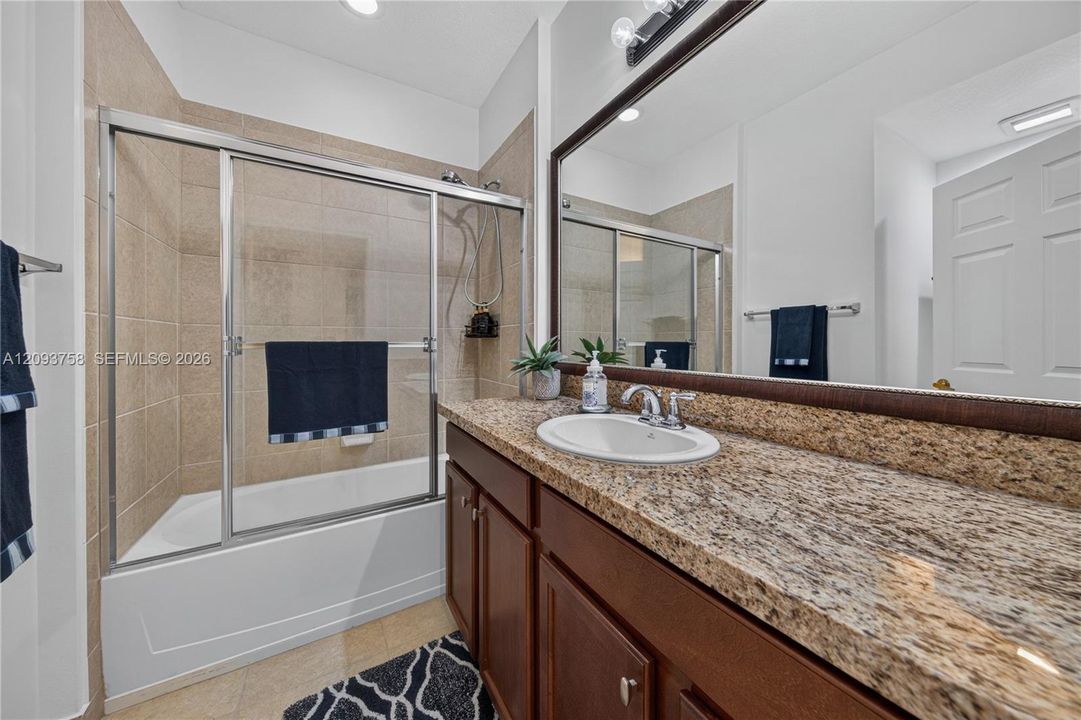 For Sale: $559,000 (3 beds, 3 baths, 2320 Square Feet)