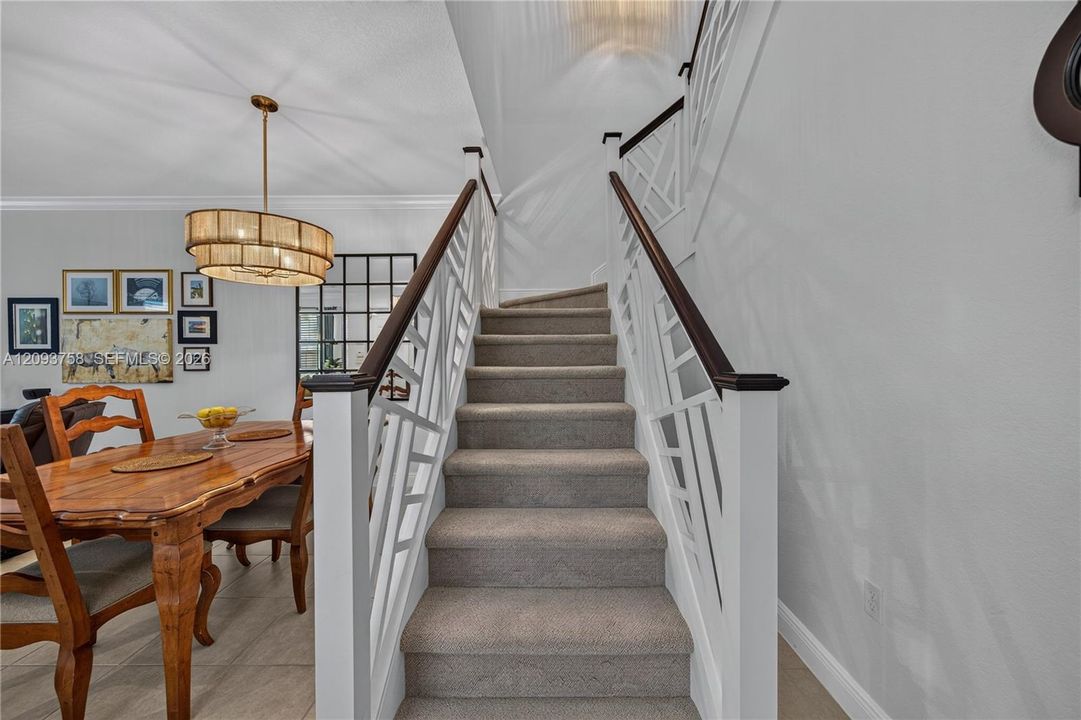 For Sale: $559,000 (3 beds, 3 baths, 2320 Square Feet)