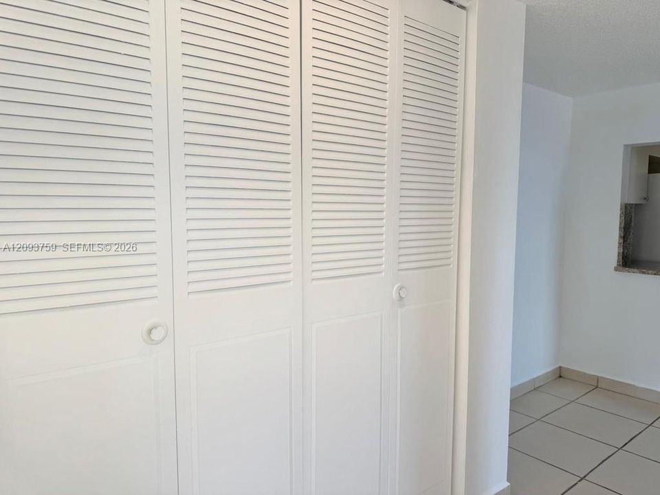 For Rent: $1,850 (1 beds, 1 baths, 598 Square Feet)