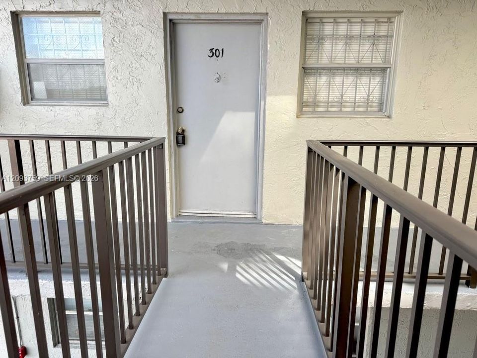 For Rent: $1,850 (1 beds, 1 baths, 598 Square Feet)
