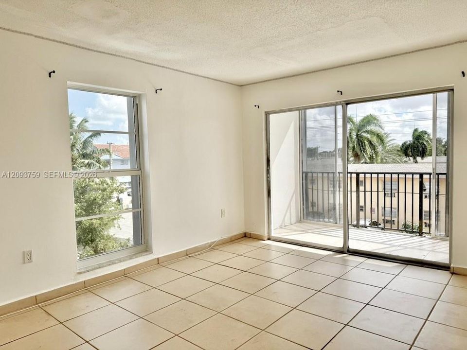 For Rent: $1,850 (1 beds, 1 baths, 598 Square Feet)