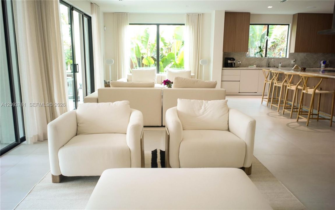 For Rent: $18,500 (4 beds, 4 baths, 4072 Square Feet)