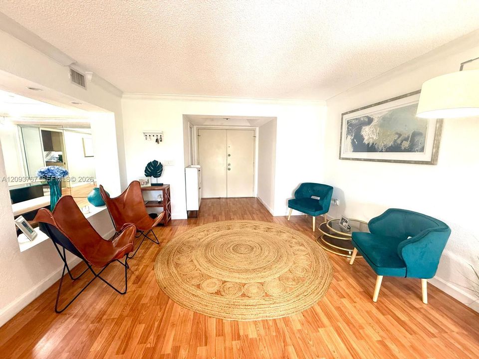 For Sale: $665,000 (2 beds, 2 baths, 2503 Square Feet)