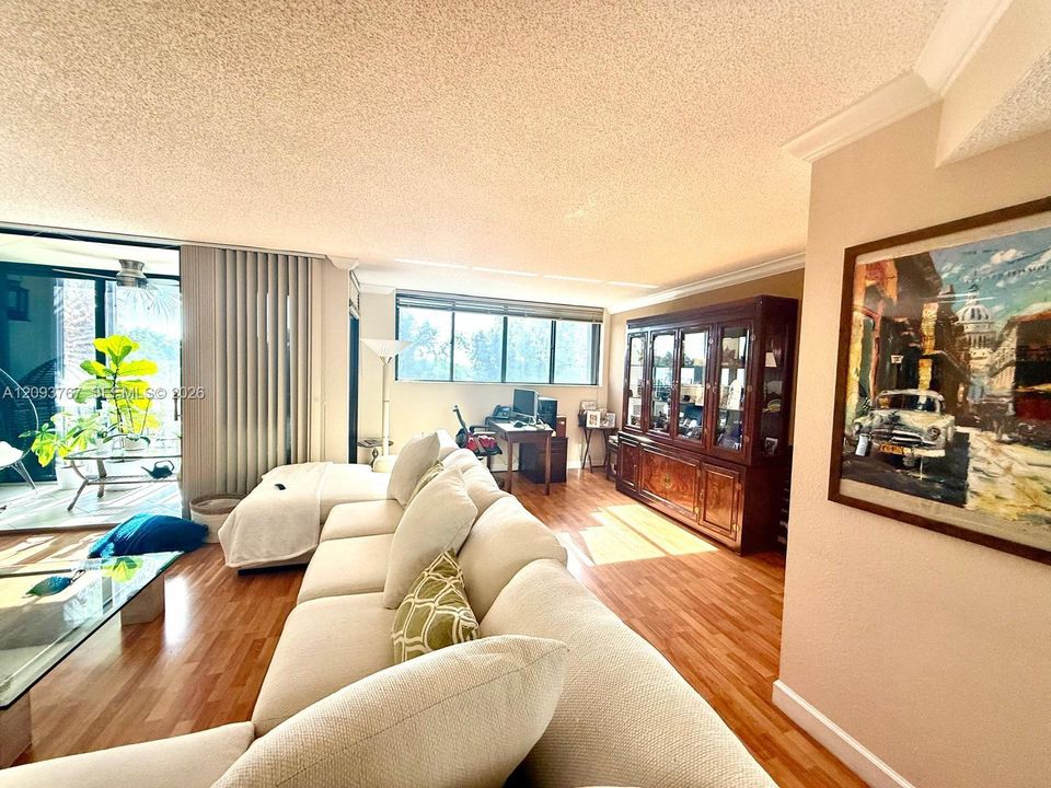 For Sale: $665,000 (2 beds, 2 baths, 2503 Square Feet)