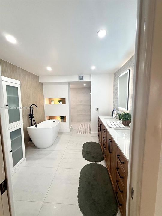 For Sale: $665,000 (2 beds, 2 baths, 2503 Square Feet)