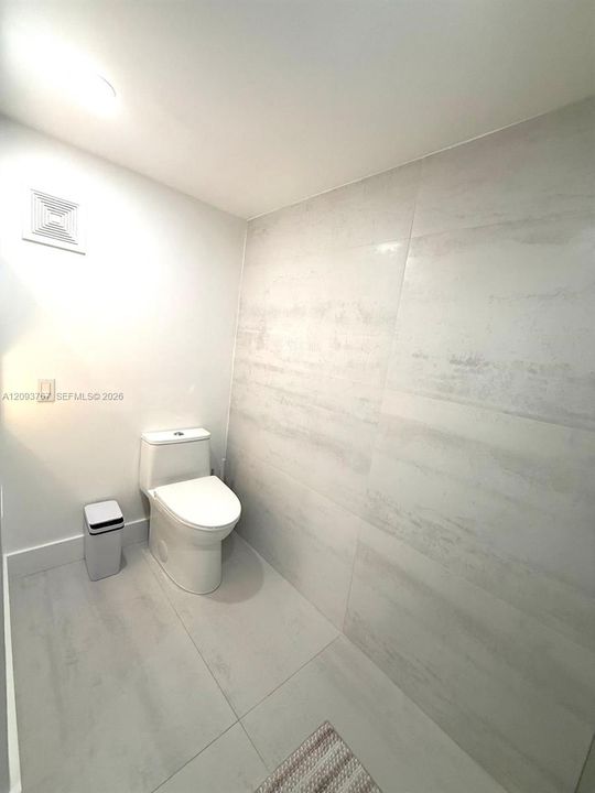 For Sale: $665,000 (2 beds, 2 baths, 2503 Square Feet)