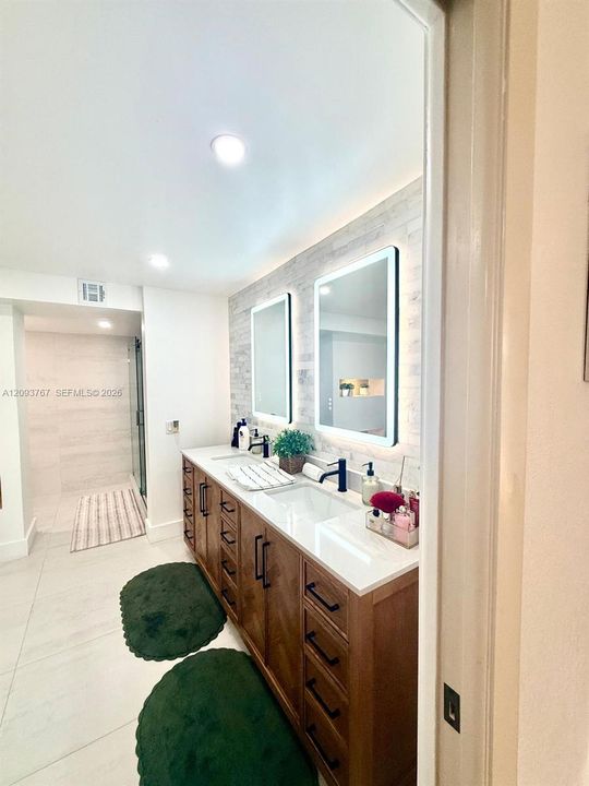 For Sale: $665,000 (2 beds, 2 baths, 2503 Square Feet)