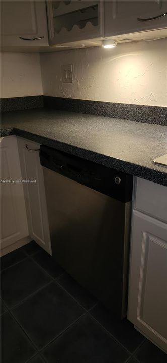 For Sale: $294,900 (1 beds, 1 baths, 800 Square Feet)