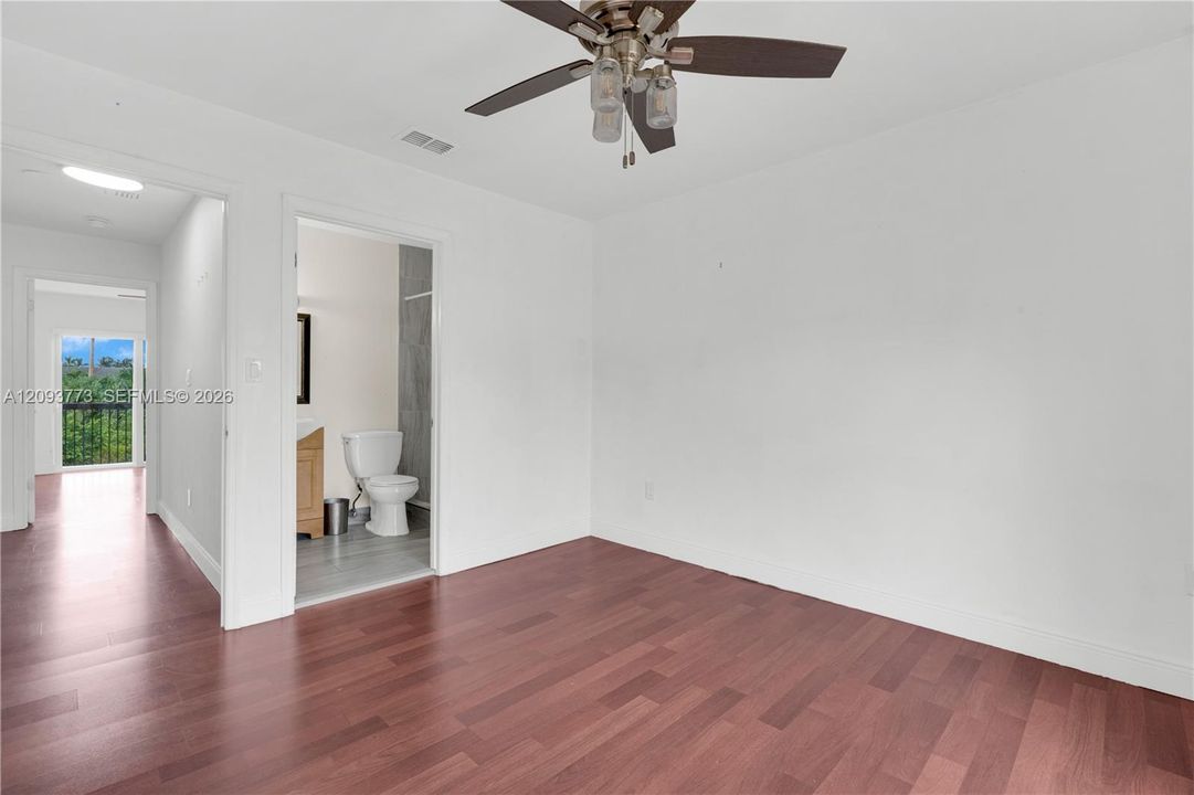 En Venta: $400,000 (2 camas, 2 baños, 1100 Pies cuadrados)