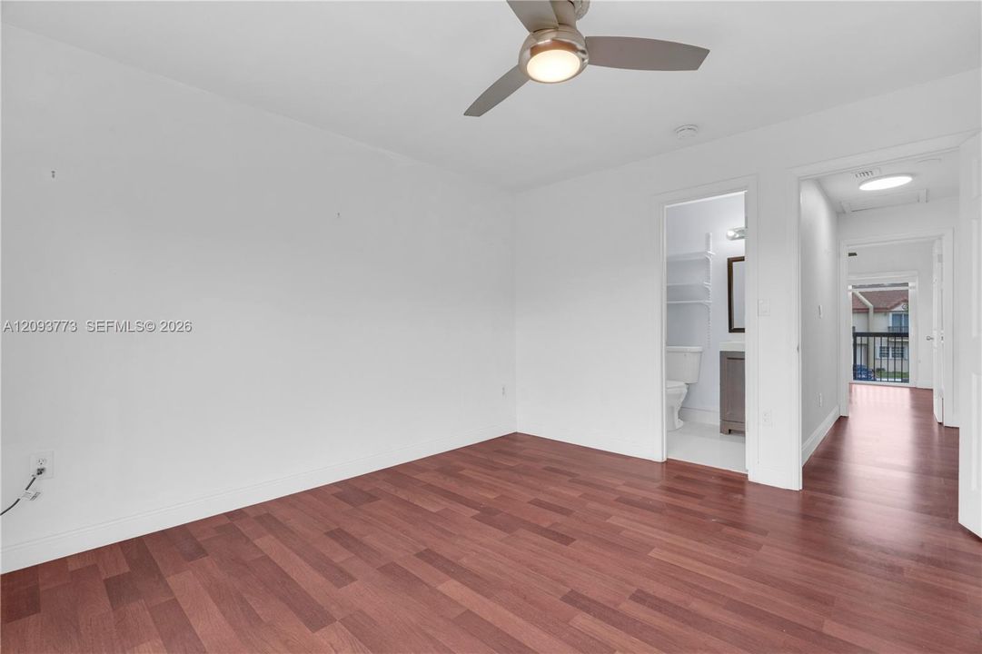 En Venta: $400,000 (2 camas, 2 baños, 1100 Pies cuadrados)