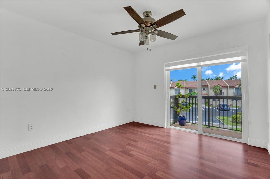 En Venta: $400,000 (2 camas, 2 baños, 1100 Pies cuadrados)