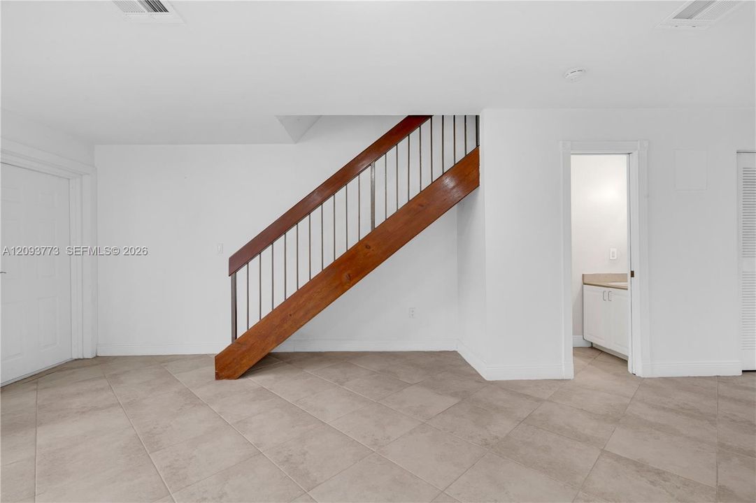 En Venta: $400,000 (2 camas, 2 baños, 1100 Pies cuadrados)