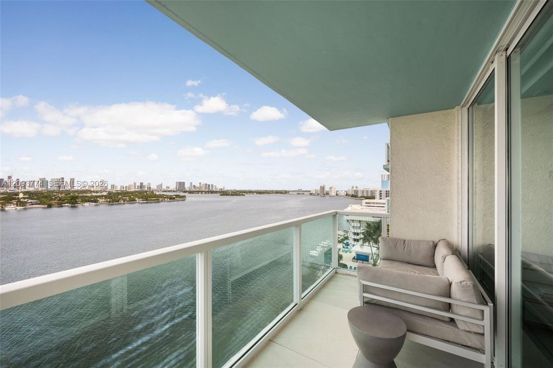 En Venta: $1,200,000 (2 camas, 2 baños, 1078 Pies cuadrados)