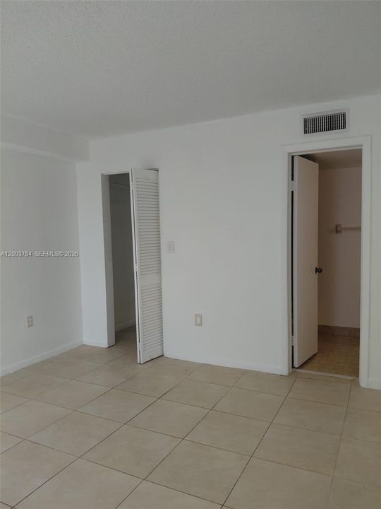 For Rent: $2,000 (2 beds, 2 baths, 898 Square Feet)