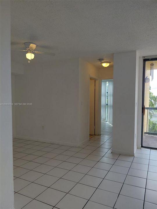 For Rent: $2,000 (2 beds, 2 baths, 898 Square Feet)