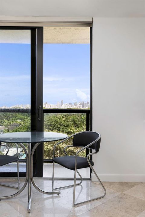 En Venta: $4,950,000 (5 camas, 4 baños, 1805 Pies cuadrados)