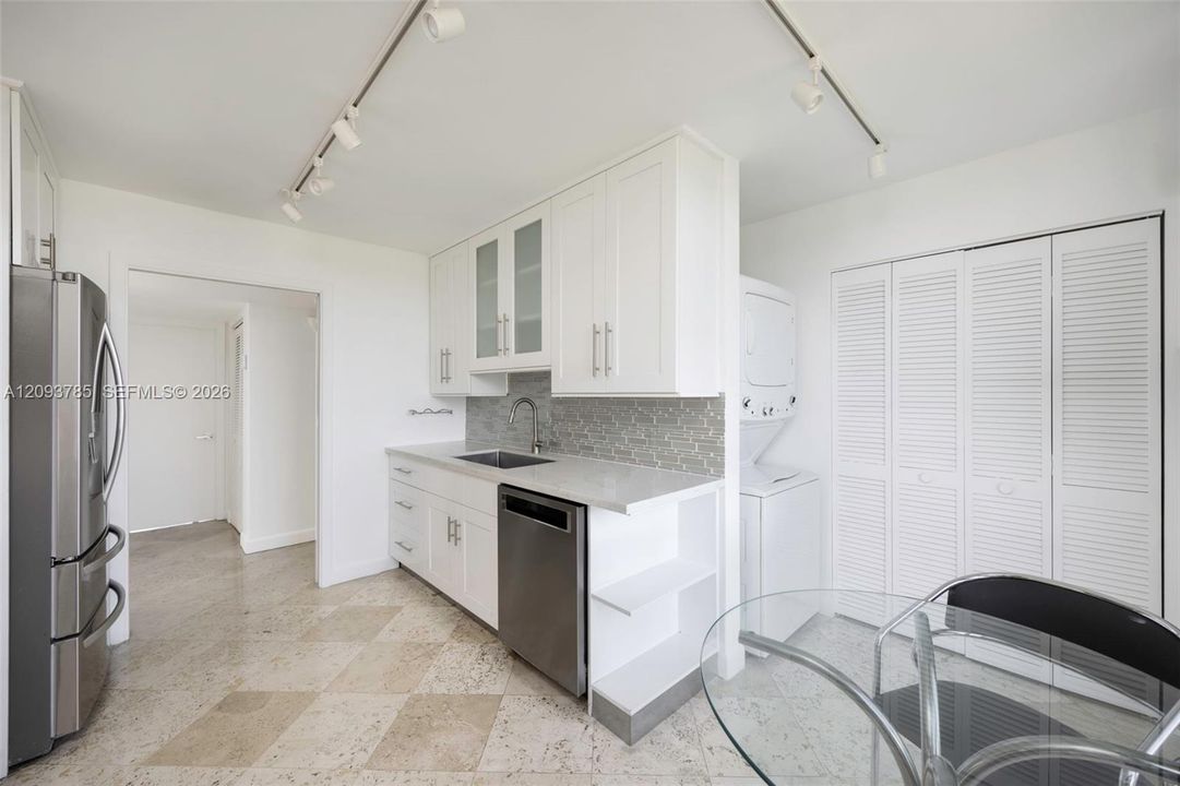 En Venta: $4,950,000 (5 camas, 4 baños, 1805 Pies cuadrados)