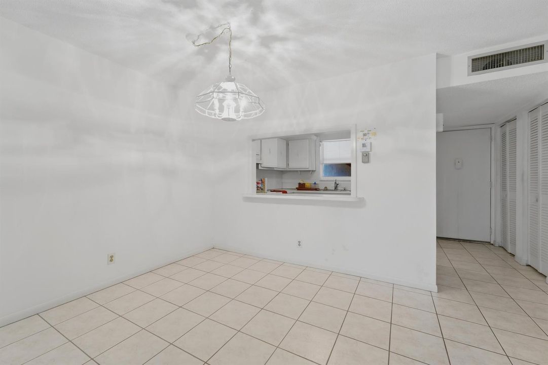 705_Lori_Drive_112_Palm_Springs_FL_003