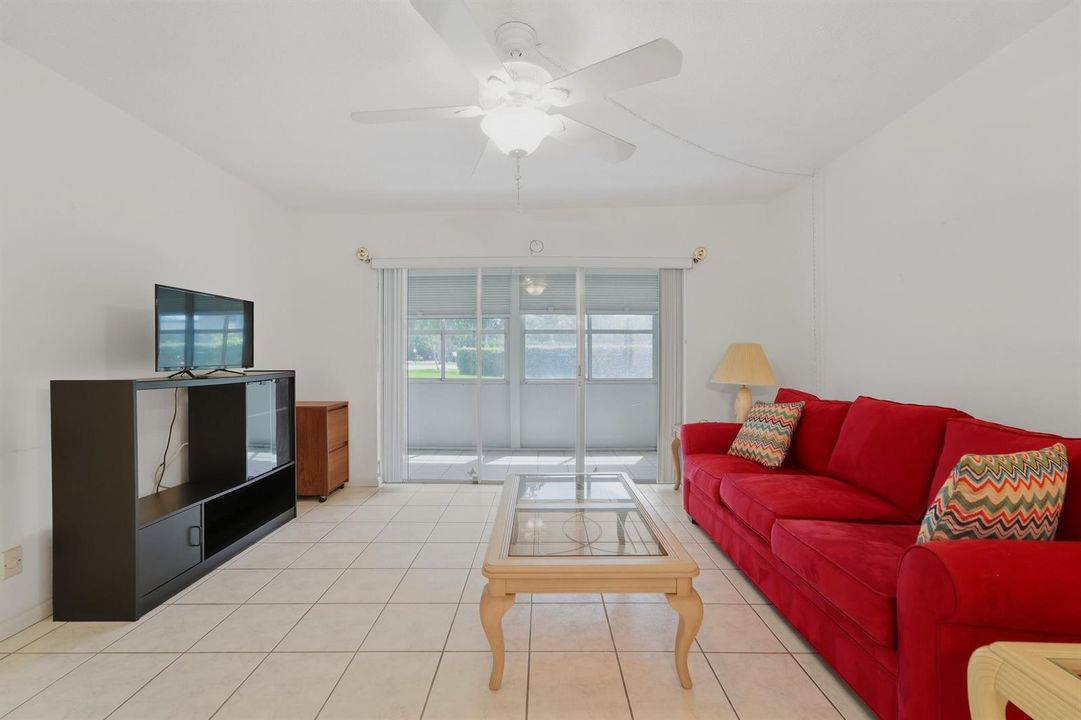 705_Lori_Drive_112_Palm_Springs_FL_002