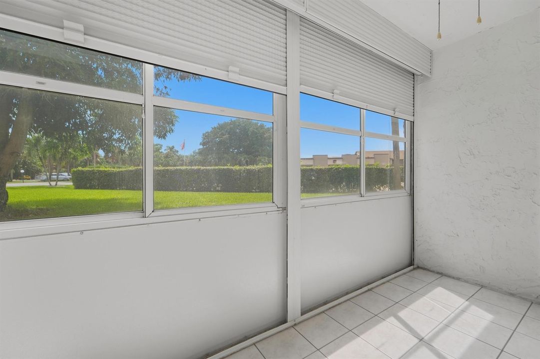705_Lori_Drive_112_Palm_Springs_FL_006