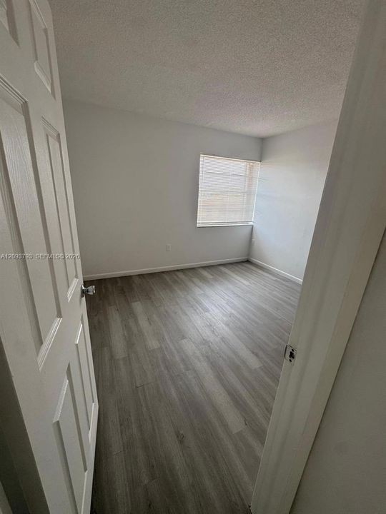 For Rent: $2,200 (2 beds, 1 baths, 948 Square Feet)
