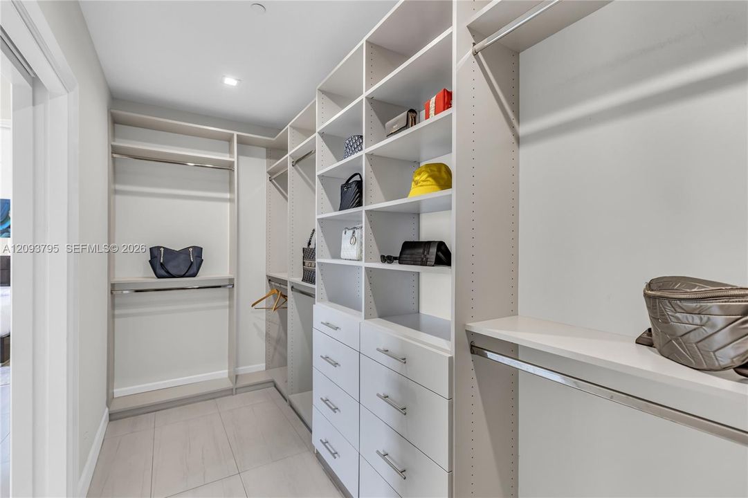 For Rent: $8,500 (3 beds, 3 baths, 2185 Square Feet)
