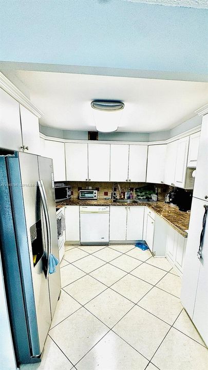 For Sale: $285,000 (2 beds, 2 baths, 1000 Square Feet)