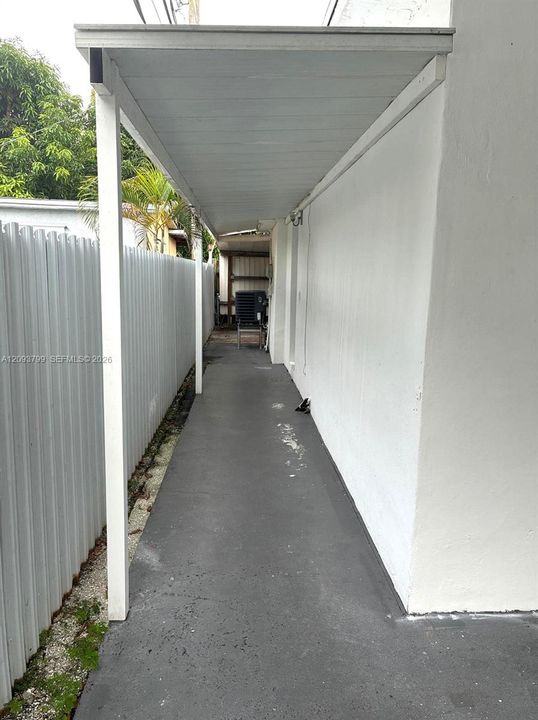 For Rent: $2,000 (1 beds, 1 baths, 1689 Square Feet)