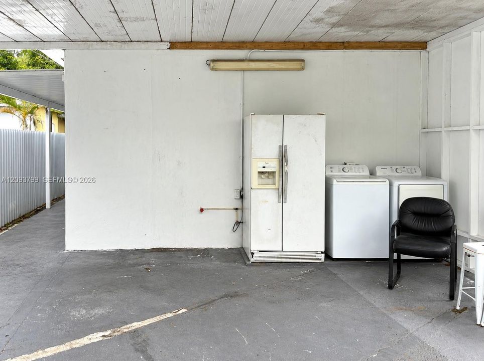 For Rent: $2,000 (1 beds, 1 baths, 1689 Square Feet)