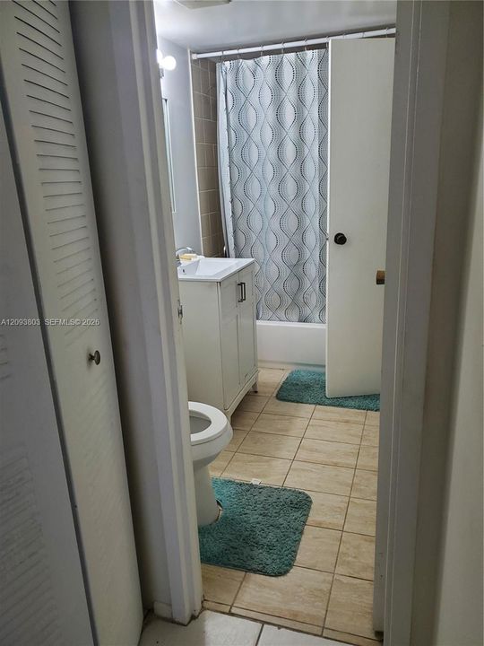 For Rent: $1,400 (1 beds, 1 baths, 705 Square Feet)
