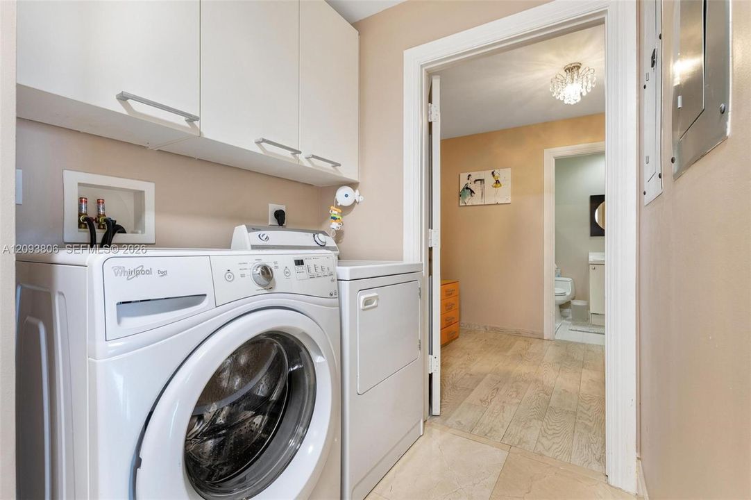 For Sale: $4,230,000 (3 beds, 4 baths, 2918 Square Feet)