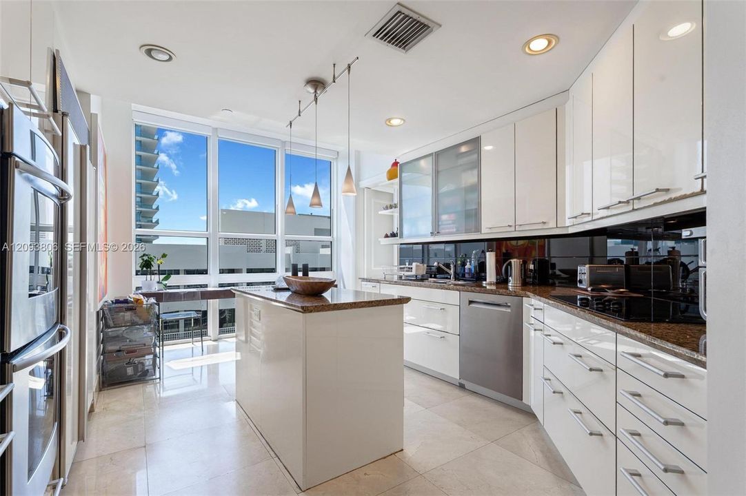For Sale: $4,230,000 (3 beds, 4 baths, 2918 Square Feet)